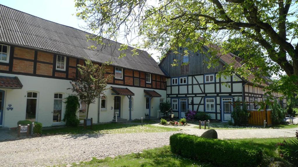 Landhotel Markthof Satemin Wustrow  Bagian luar foto